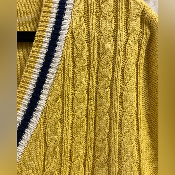 Women’s en's Oversized Sweater Vest - Picture 3 of 5